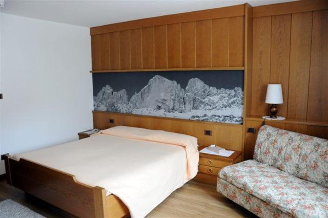 Hotel Garni Soreie Pozza di Fassa Bagian luar foto
