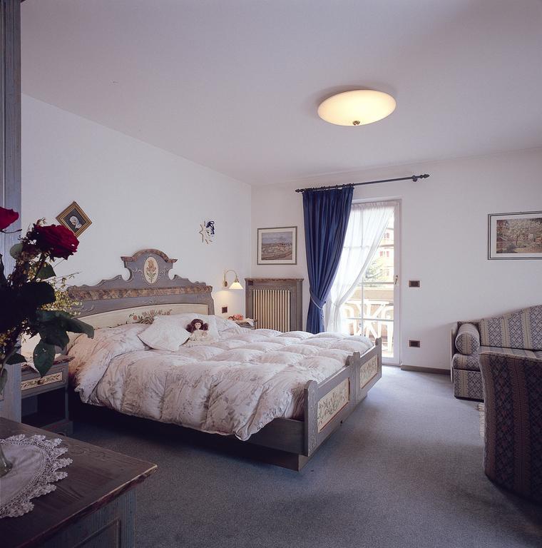 Hotel Garni Soreie Pozza di Fassa Bagian luar foto