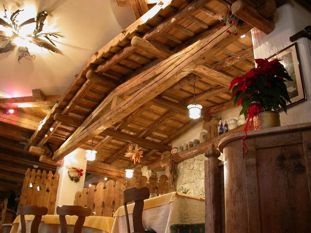 Hotel Garni Soreie Pozza di Fassa Bagian luar foto